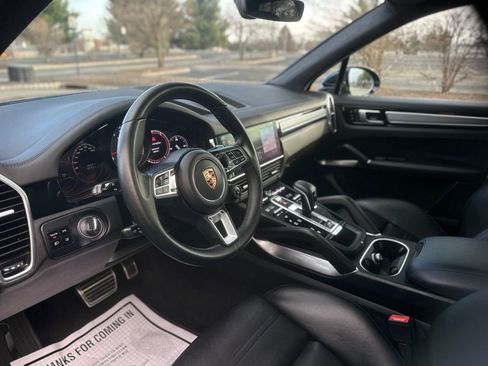 Used 2019 Porsche Cayenne Turbo AWD/4WD image 22