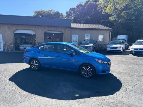 Used 2021 Nissan Versa SV image 10