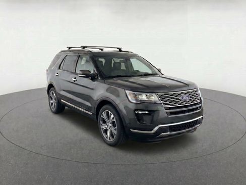 Used 2018 Ford Explorer Platinum AWD/4WD image 2