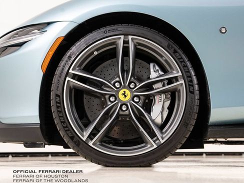Used 2024 Ferrari Roma Spider RWD image 18