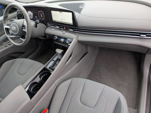 Used 2025 Hyundai Elantra SEL image 25