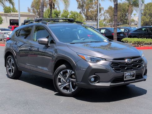 Used 2025 Subaru Crosstrek 2.5i Premium AWD/4WD image 2
