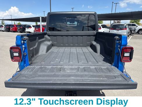 Used 2024 Jeep Gladiator Rubicon w/ Technology Group AWD/4WD image 31