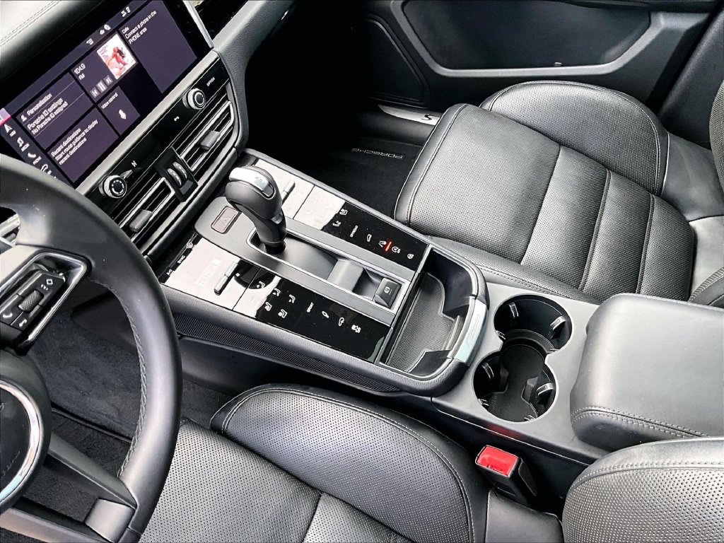 Certified 2026 Porsche Macan S AWD/4WD image 17