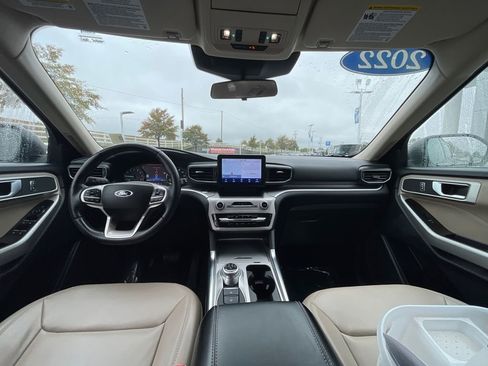 Used 2022 Ford Explorer XLT w/ Equipment Group 202A image 28