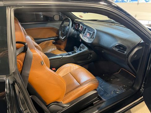 Used 2017 Dodge Challenger SRT Hellcat image 28