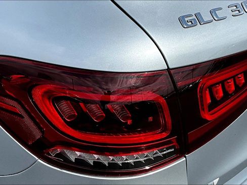 Used 2022 Mercedes-Benz GLC 300 4MATIC image 22