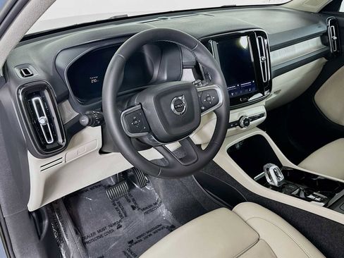 Used 2023 Volvo XC40 B5 Plus w/ Driver Assist Package AWD/4WD image 9