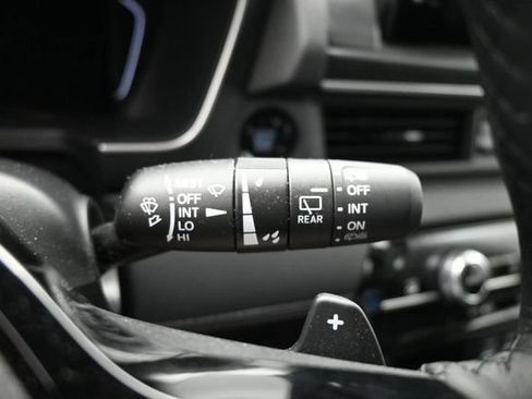 Used 2025 Honda Pilot EX-L image 33