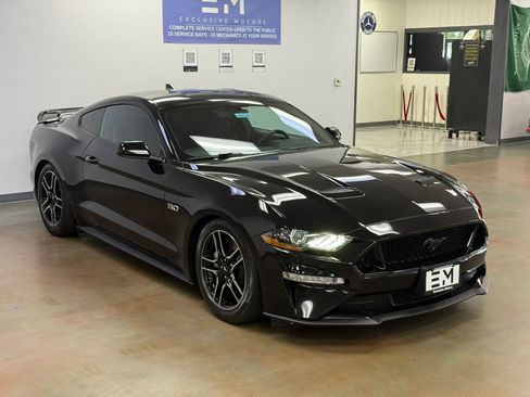 Used 2020 Ford Mustang GT RWD image 2