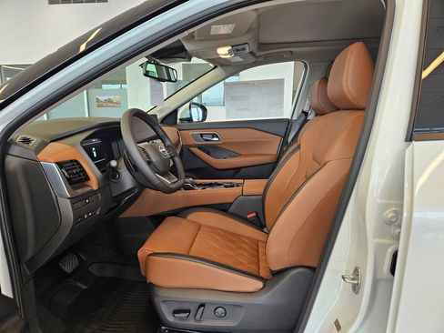 New 2026 Nissan Rogue Platinum image 14