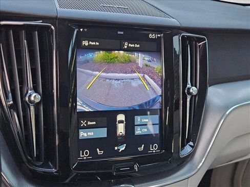Used 2019 Volvo XC60 T5 Momentum w/ Multimedia Package FWD image 13