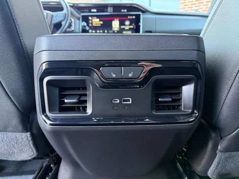 Used 2022 GMC Sierra 1500 AT4 w/ AT4 Premium Package image 31