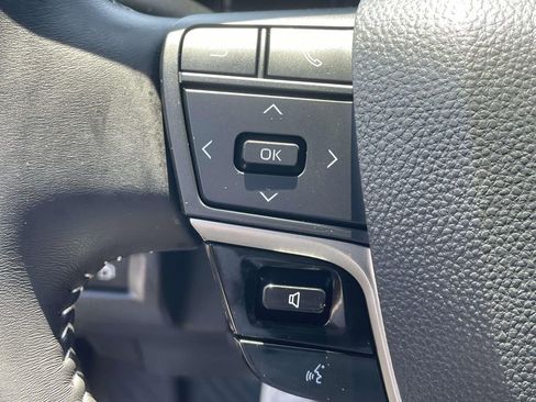 Used 2025 Toyota Camry SE w/ Multimedia Upgrade Package FWD image 23