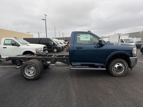 New 2024 RAM 3500 Tradesman AWD/4WD image 3