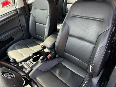 Used 2019 Volkswagen Golf Alltrack S image 6