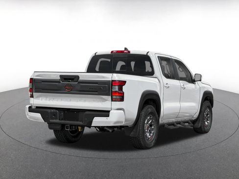Used 2026 Nissan Frontier PRO-4X AWD/4WD image 2