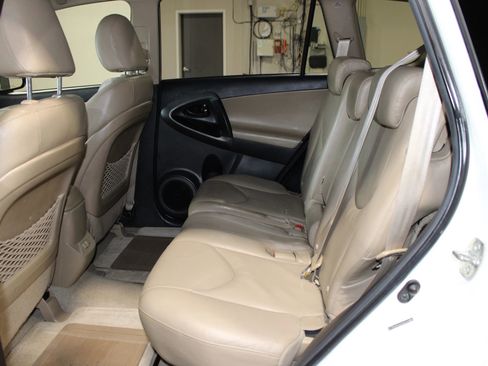 Used 2010 Toyota RAV4 Limited FWD image 28