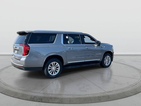 Used 2022 GMC Yukon XL SLT w/ SLT Luxury Package AWD/4WD image 8