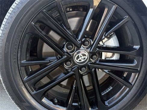 Used 2025 Toyota Camry SE image 10