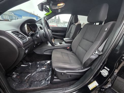 Used 2018 Jeep Grand Cherokee Laredo image 14