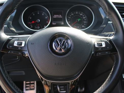 Used 2021 Volkswagen Tiguan SE R-Line FWD image 17