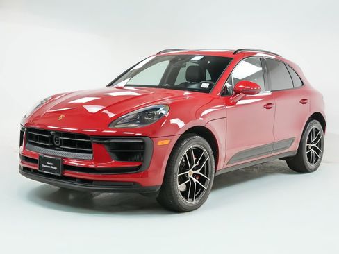 Certified 2025 Porsche Macan S AWD/4WD image 1