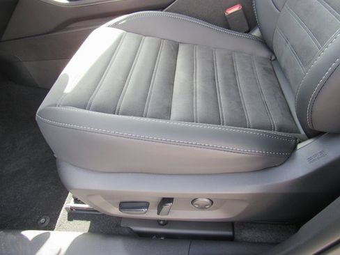 New 2025 Mitsubishi Outlander SE image 14