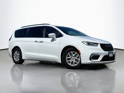 Used 2021 Chrysler Pacifica Touring-L w/ Uconnect Theater Family Group image 1