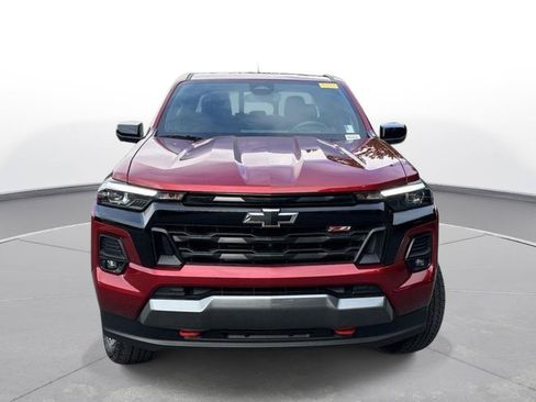 Used 2024 Chevrolet Colorado Z71 w/ Z71 Convenience Package 2 AWD/4WD image 3