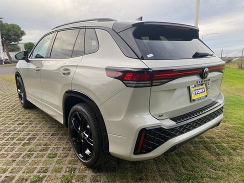 New 2026 Volkswagen Tiguan SE R-Line FWD image 5