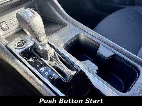 Used 2025 Nissan Sentra SV w/ Trunk Package image 10