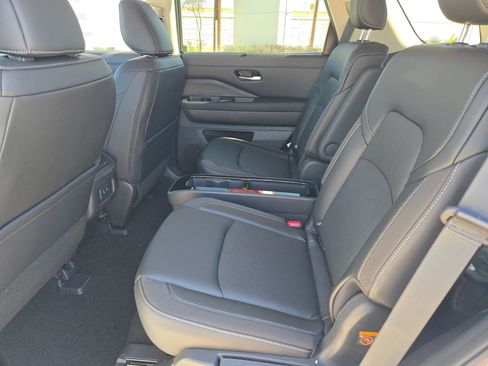 New 2026 Nissan Pathfinder SL image 13