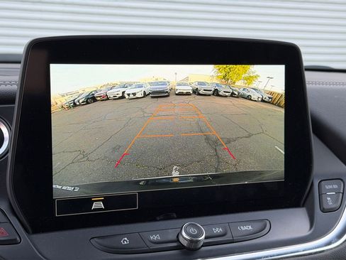 Used 2025 Chevrolet Blazer LT image 24