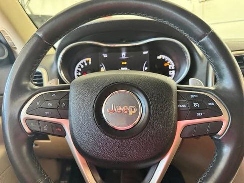 Used 2014 Jeep Grand Cherokee Laredo w/ 18" Wheel & 8.4" Radio Group AWD/4WD image 21