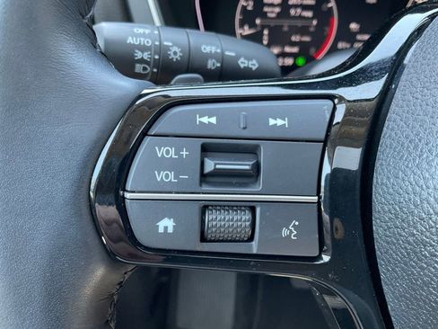 Used 2023 Honda Pilot Touring image 13