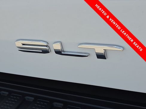 Used 2024 GMC Sierra 1500 SLT w/ SLT Premium Plus Package AWD/4WD image 8
