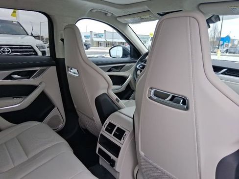 Used 2023 Jaguar F-PACE R-Dynamic S AWD/4WD image 9