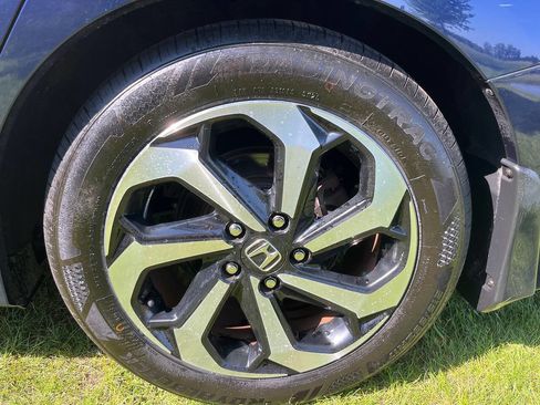 Used 2017 Honda Accord EX image 4