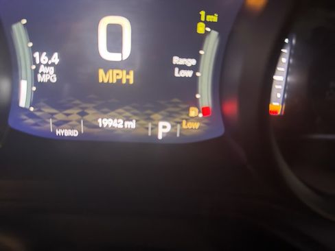 Used 2025 Jeep Wrangler Sahara 4xe image 9