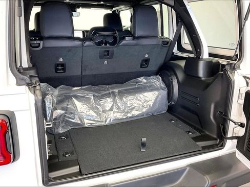 New 2025 Jeep Wrangler Unlimited Rubicon image 11