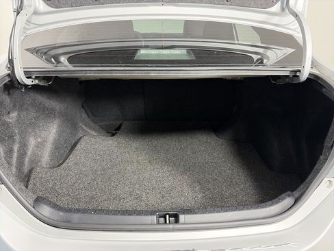 Used 2015 Toyota Corolla LE image 19