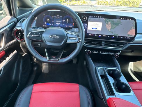 Used 2025 Chevrolet Equinox EV RS image 23