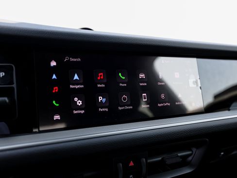 Certified 2025 Porsche Cayenne Coupe image 18