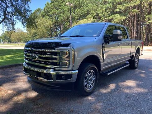 Used 2023 Ford F250 Lariat w/ FX4 Off-Road Package image 8