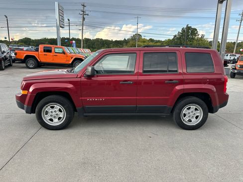 Used 2015 Jeep Patriot Sport image 5
