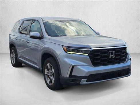 Used 2025 Honda Pilot EX-L image 3