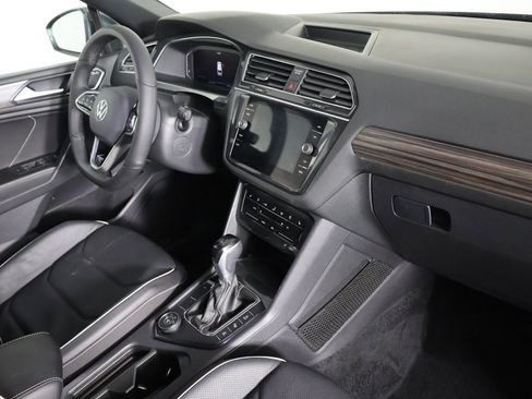 Used 2022 Volkswagen Tiguan SEL R-Line image 30