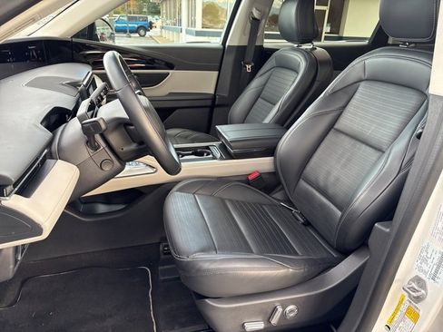 Used 2024 Lincoln Nautilus Reserve image 5