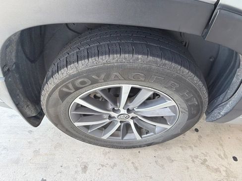 Used 2018 Toyota Highlander XLE w/ Protection Package #3 AWD/4WD image 13